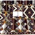 فرشة ارضيه للرحلات مع تكاية ( مركى ) في الوسط ، شخصين ( عدة الوان )