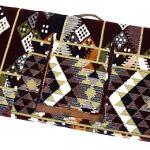 فرشة ارضيه للرحلات مع تكاية ( مركى ) في الوسط ، شخصين ( عدة الوان )