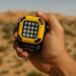 إضاءة الرحّال Mini ليد صغيرة الحجم بقاعدة وإضاءة قوية مناسبة للرحلات والصيد والتخييم شرايح ليد - عدة ألوان